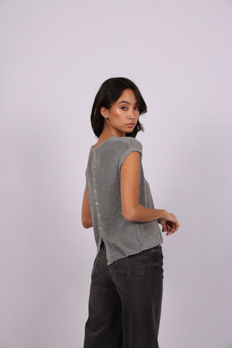 KNIT BUTTON BACK TOP
