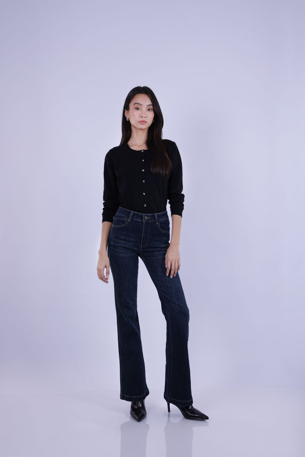 CLASSIC DARK STRAIGHT JEANS