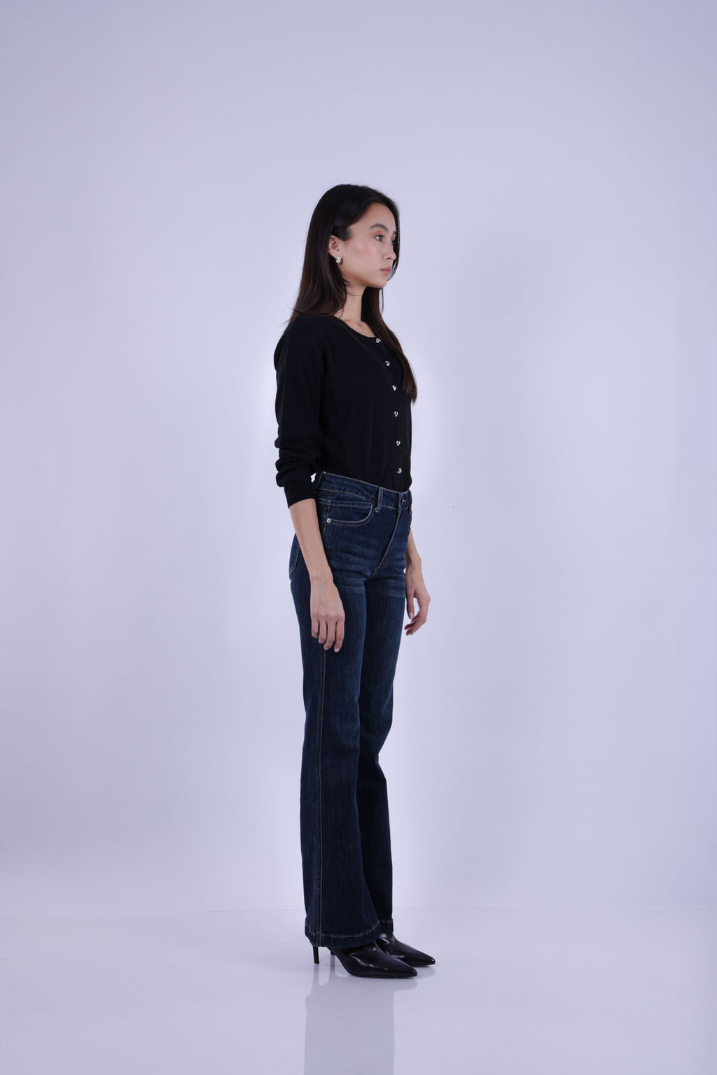 CLASSIC DARK STRAIGHT JEANS