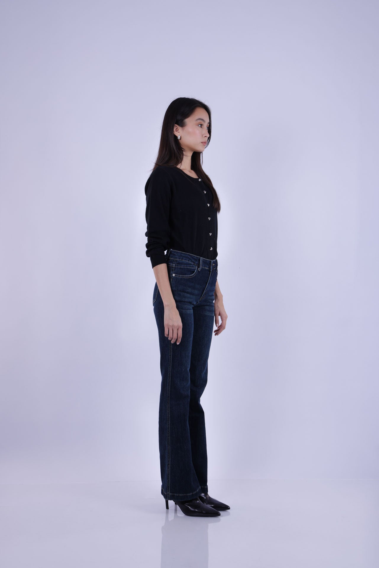CLASSIC DARK STRAIGHT JEANS