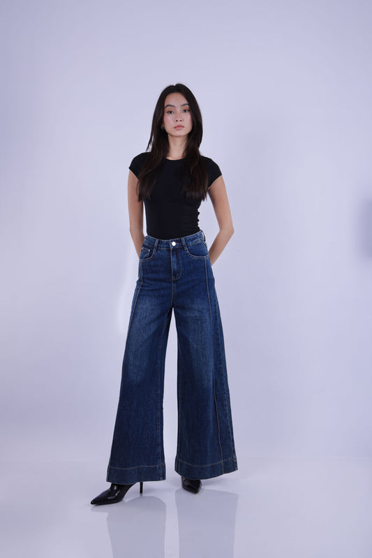 HIGH-WAIST WIDE-LEG JEANS