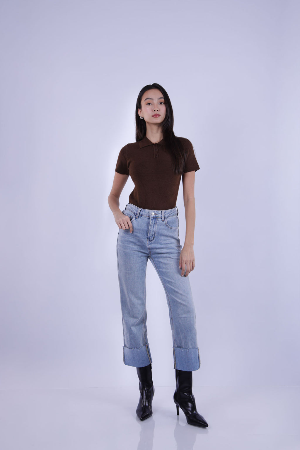 HIGH-WAIST STRAIGHT-LEG JEANS