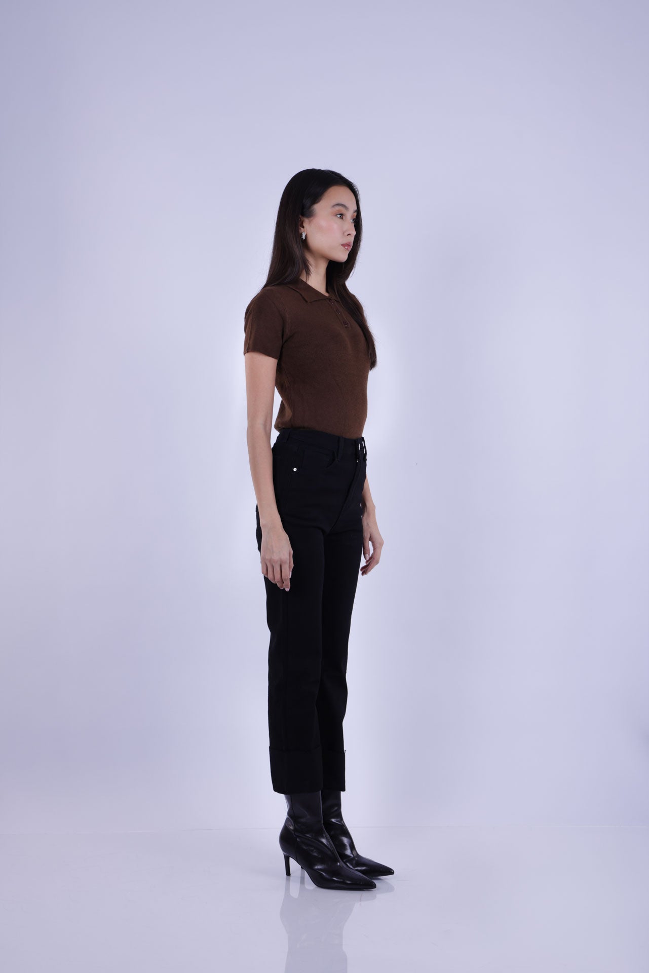 HIGH-WAIST SLIM STRAIGHT JEANS