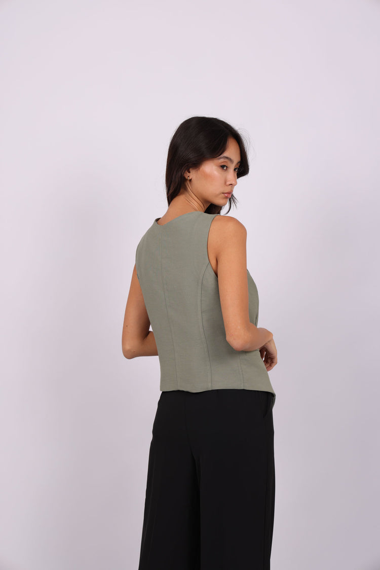 BUTTON VEST