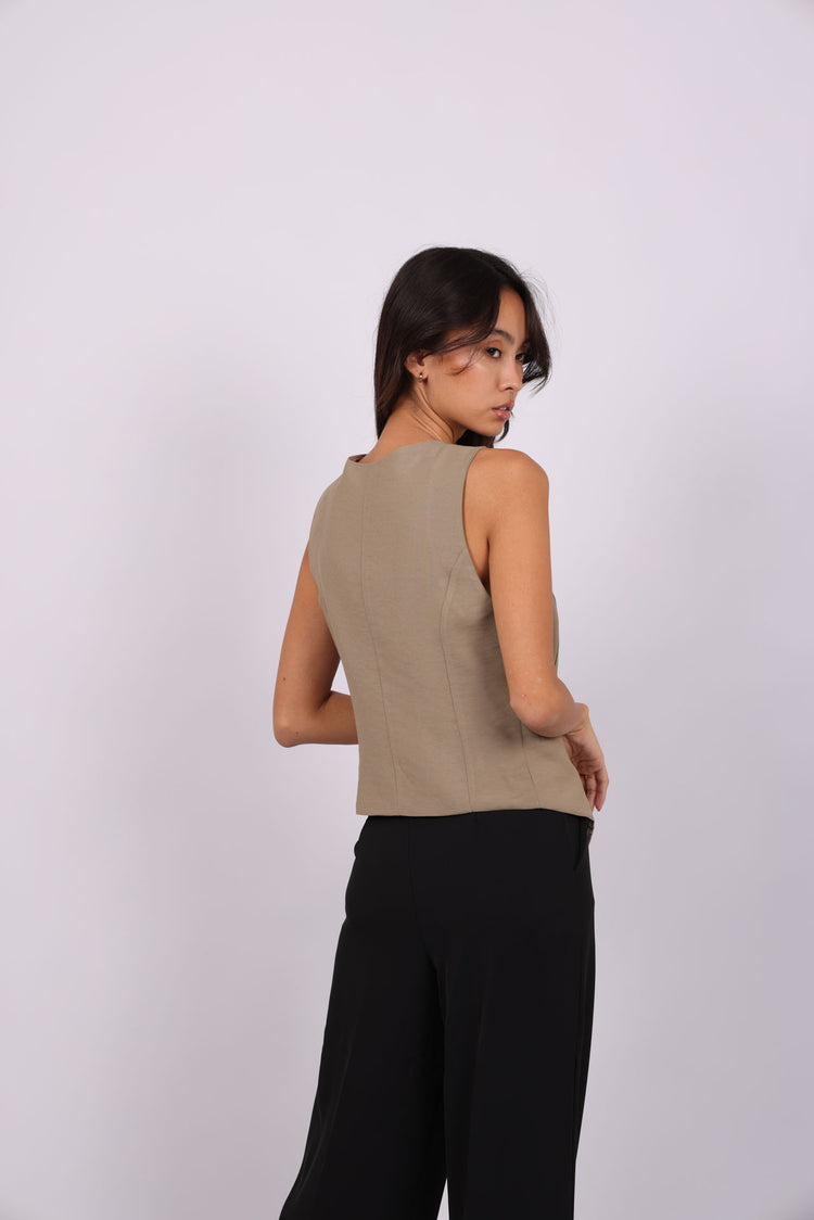 BUTTON VEST