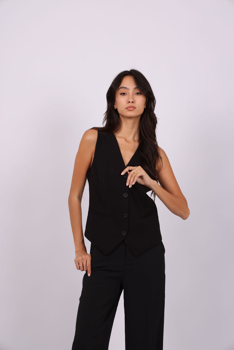 BUTTON VEST