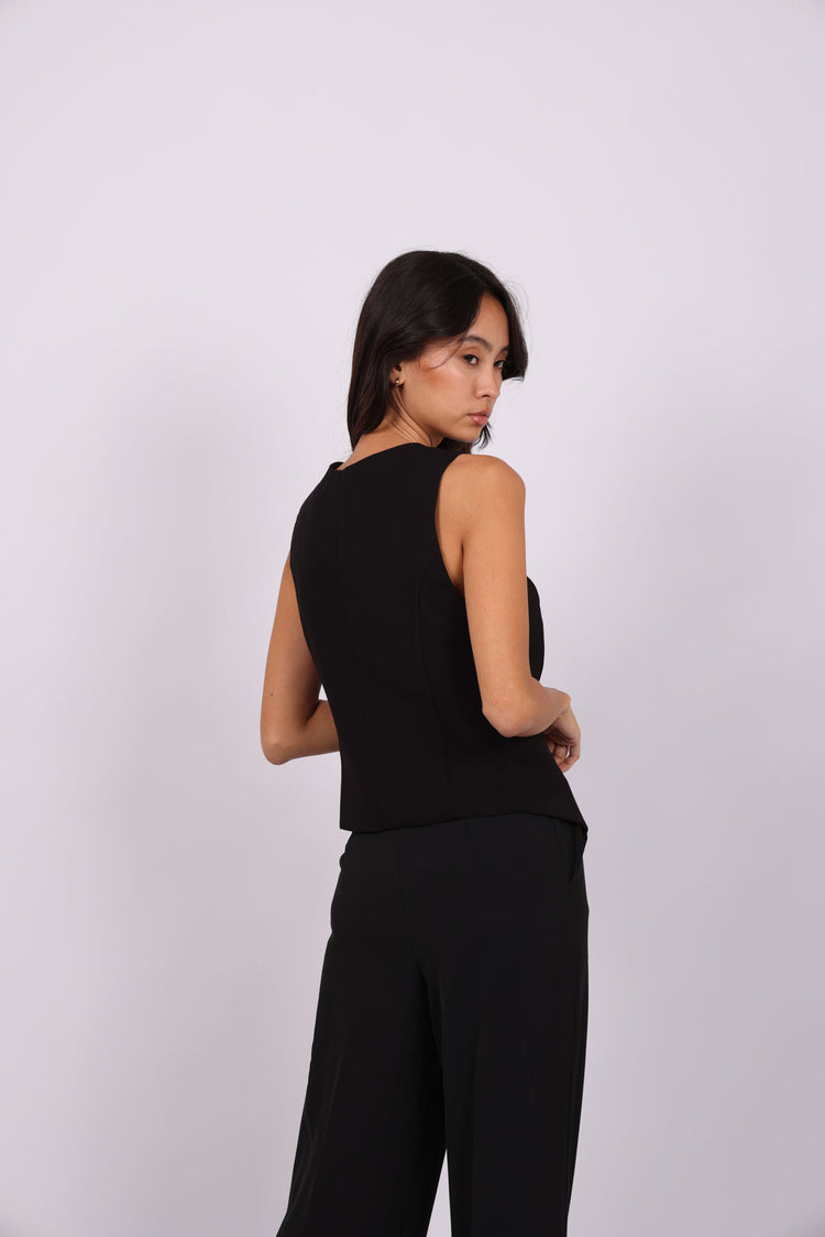 BUTTON VEST