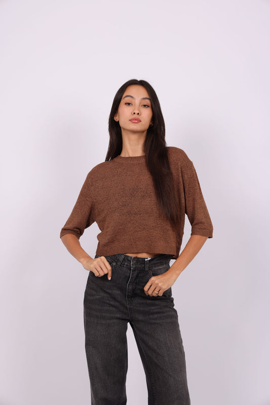 LIGHTWEIGHT LOOSE KNIT TOP