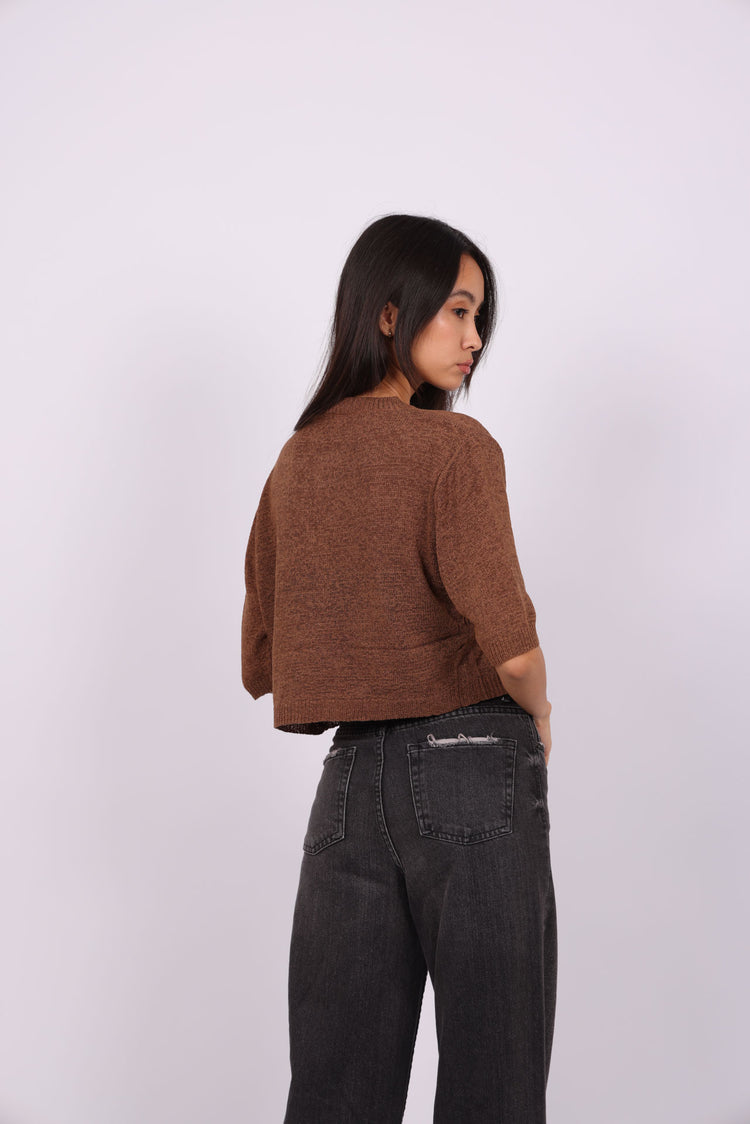 LIGHTWEIGHT LOOSE KNIT TOP