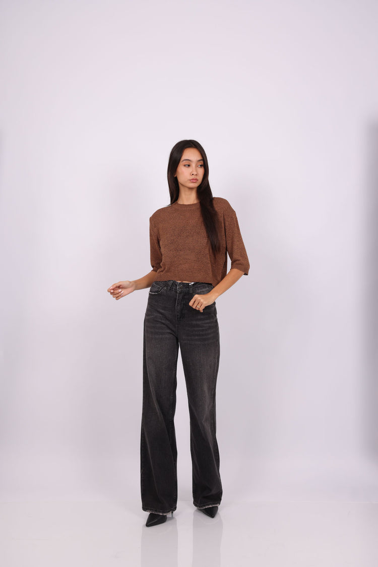 LIGHTWEIGHT LOOSE KNIT TOP