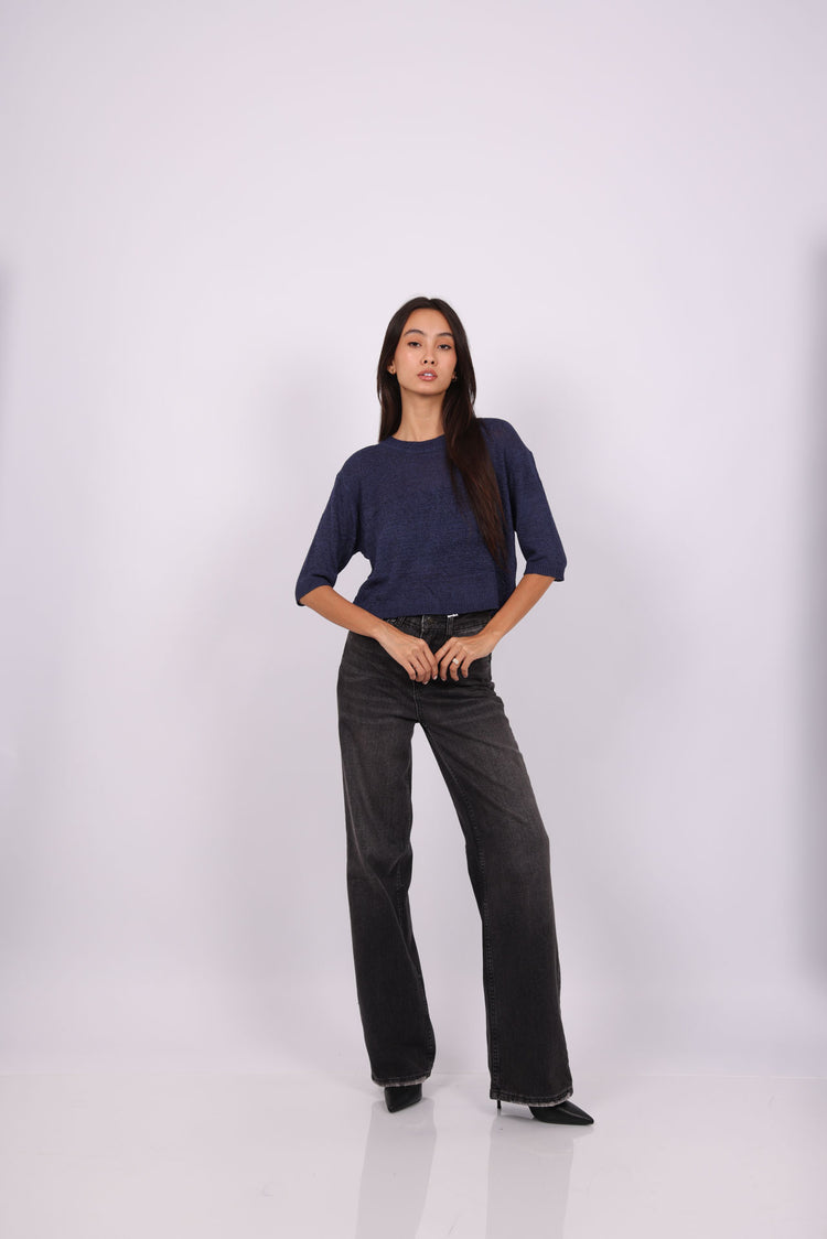 LIGHTWEIGHT LOOSE KNIT TOP