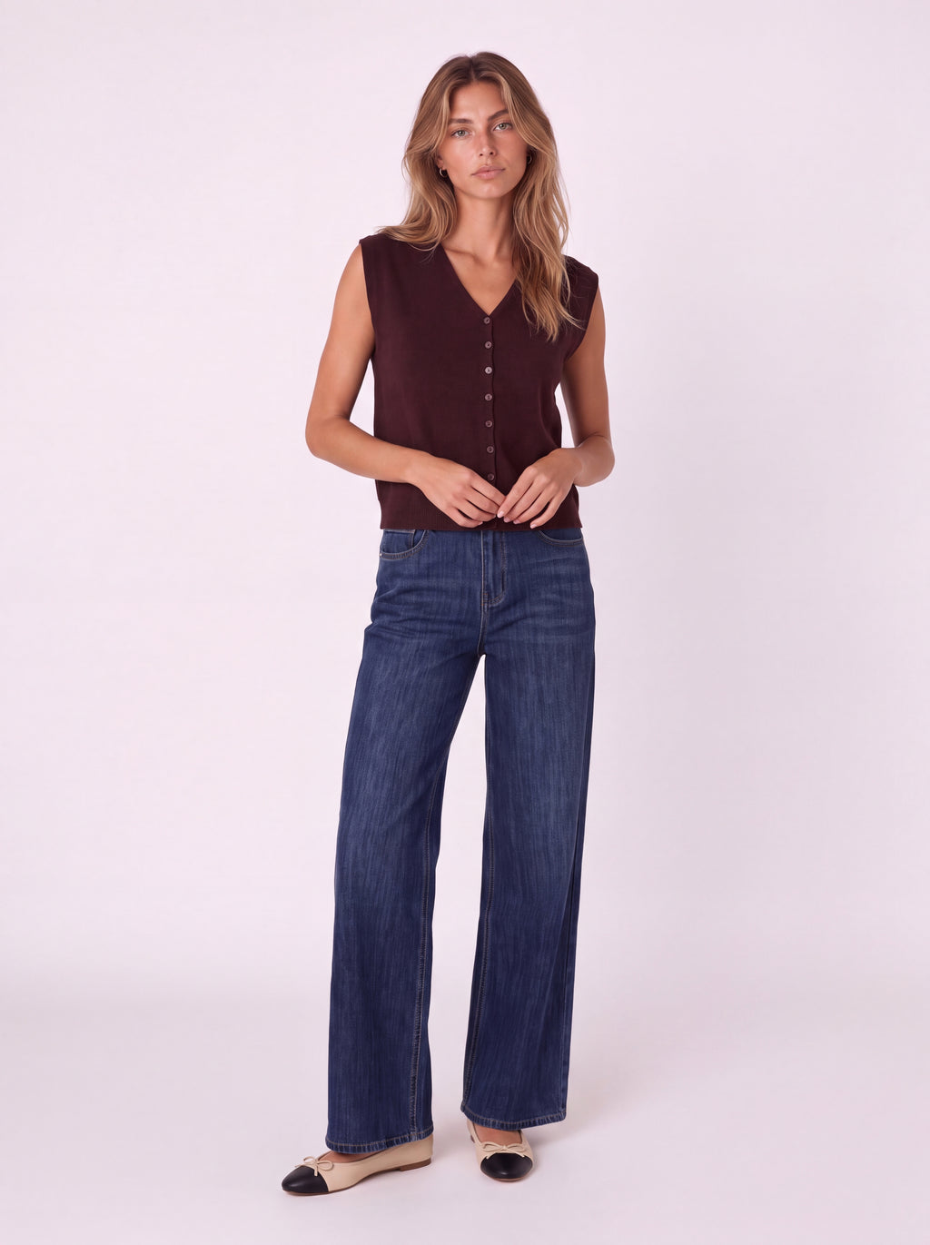 V-NECK BUTTON-FRONT SLEEVELESS KNIT VEST