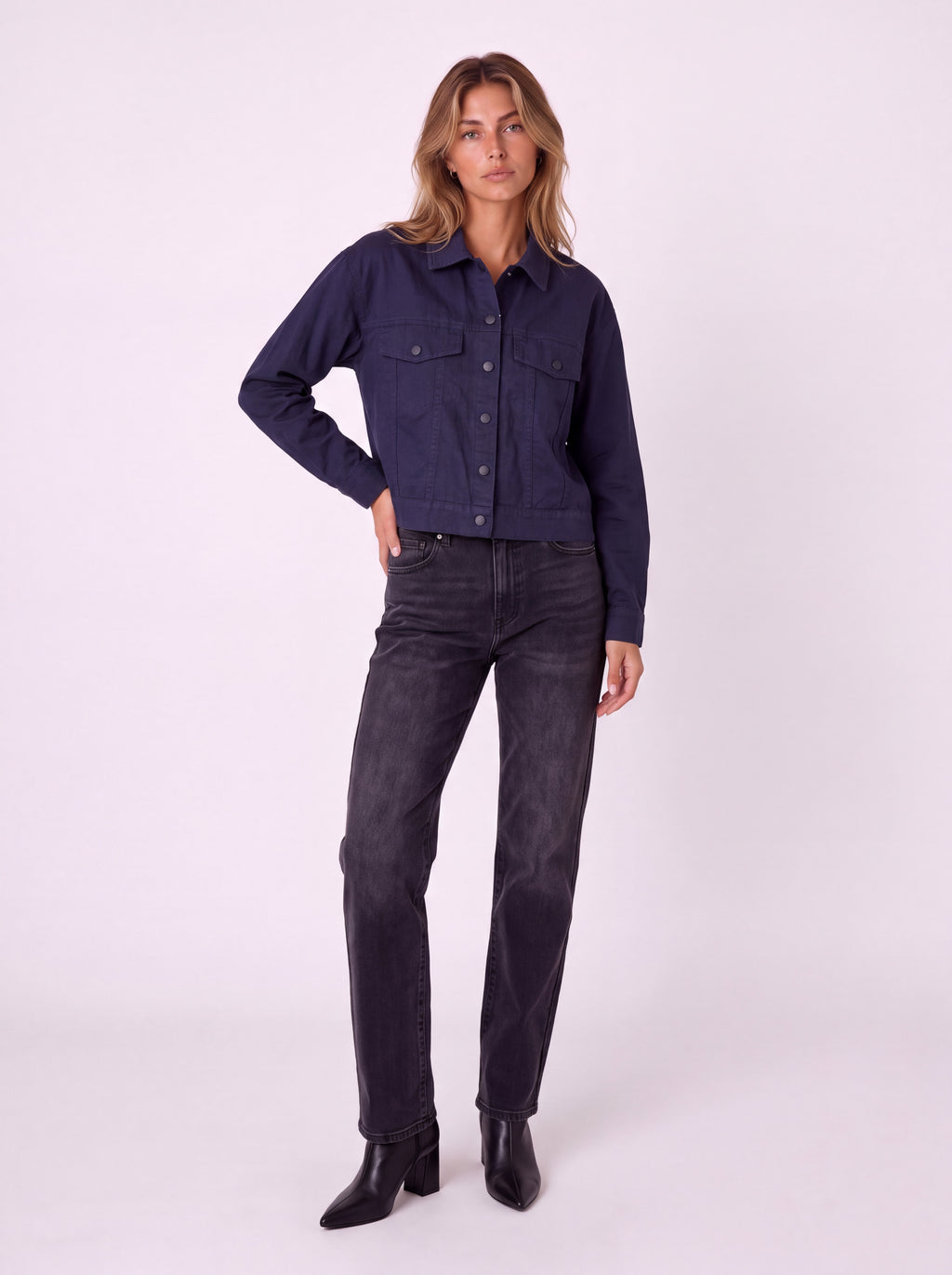 CROPPED BUTTON-FRONT DENIM JACKET