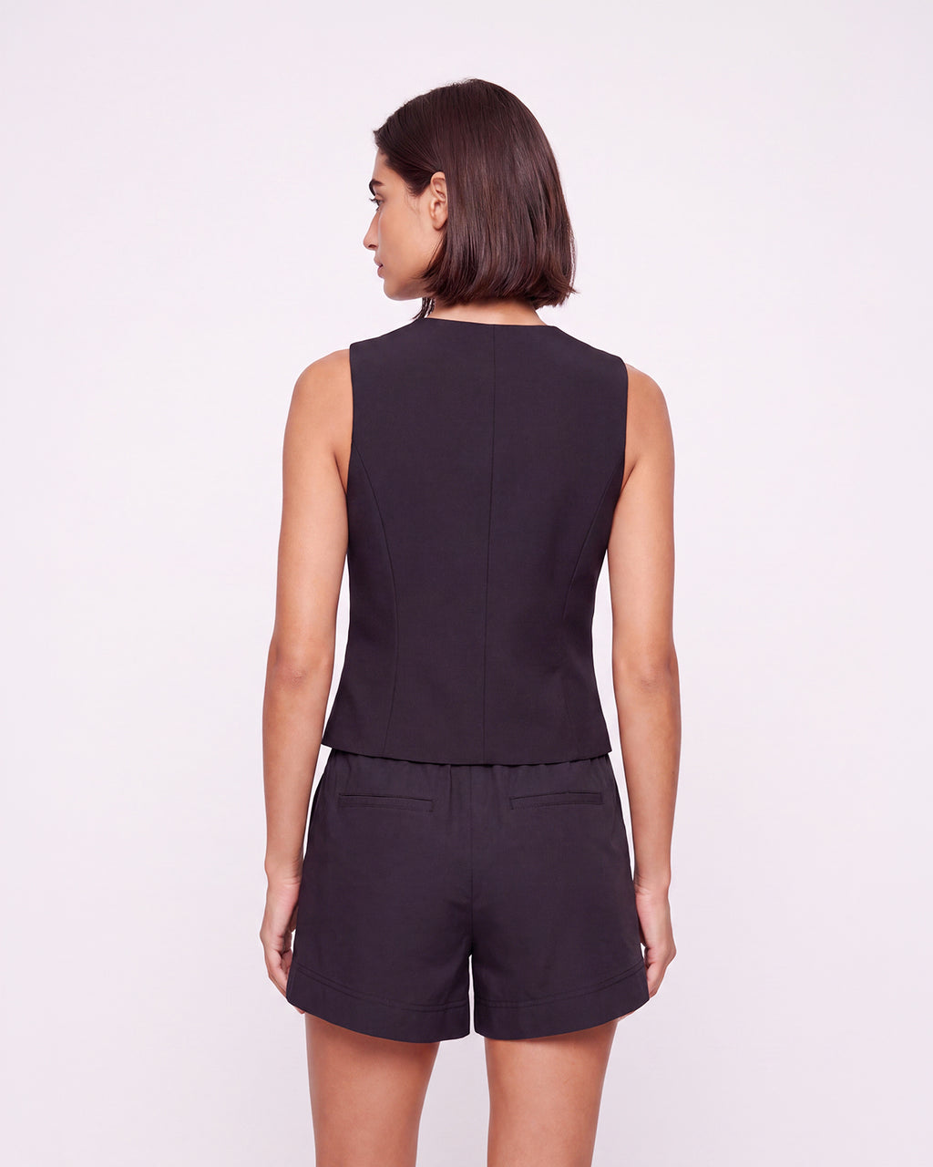 ROUND-NECK BUTTONED VEST