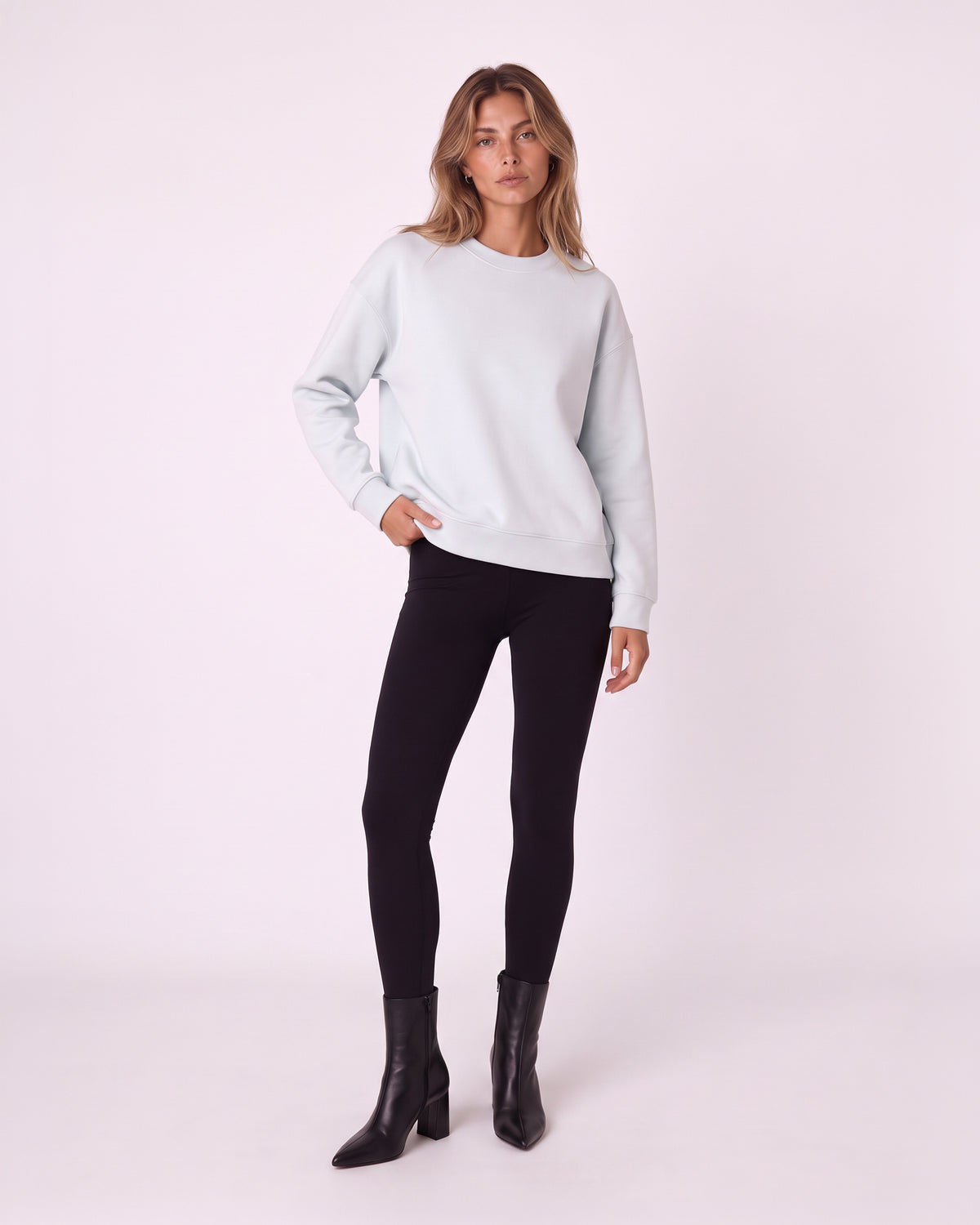 RELAXED FIT CREWNECK SWEATSHIRT