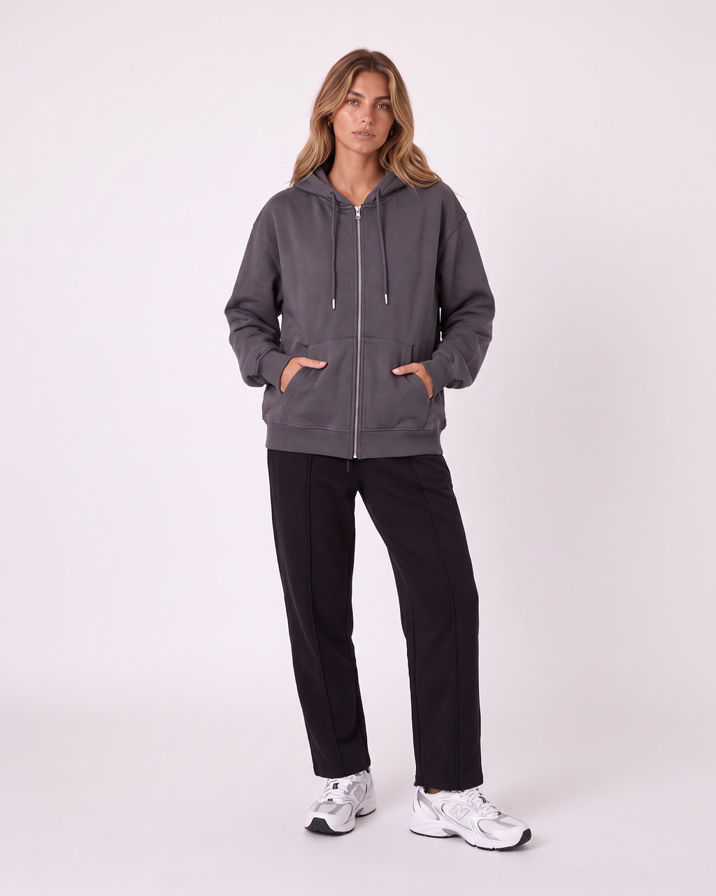 OVERSIZED ZIP-UP HOODIE