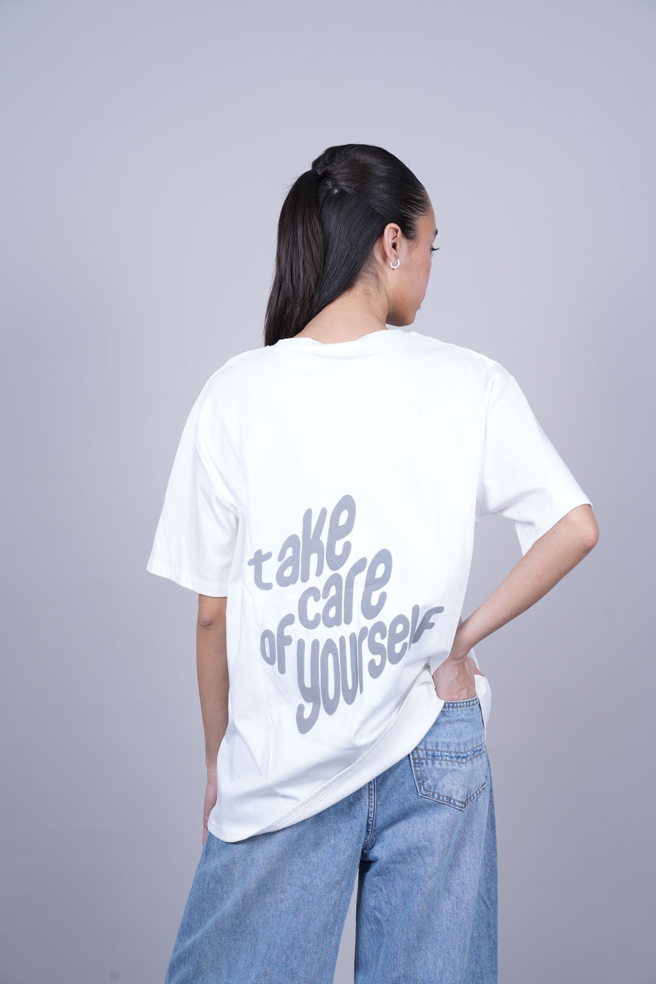 RELAXED FIT GRAPHIC TEE