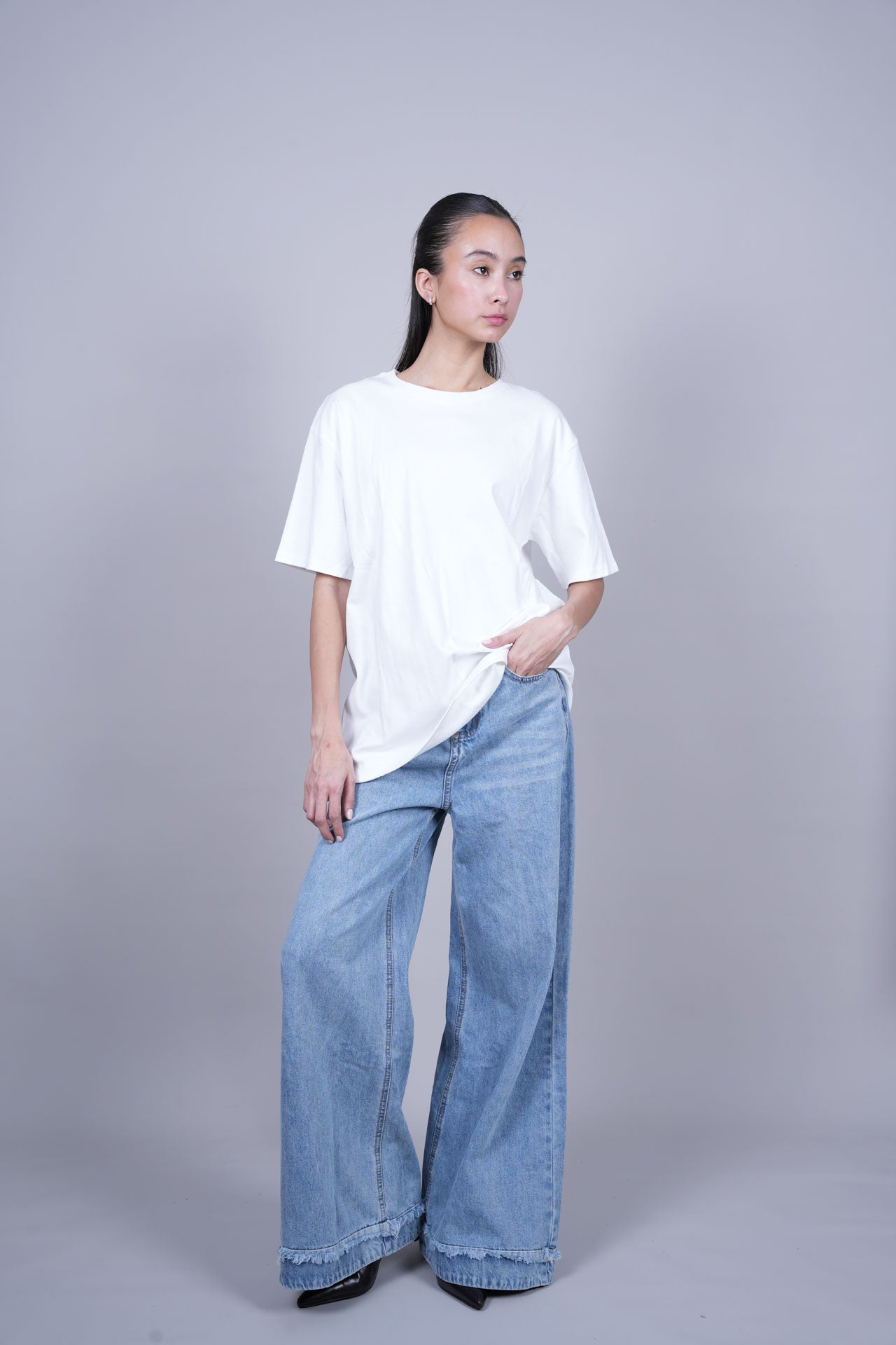 RELAXED FIT GRAPHIC TEE