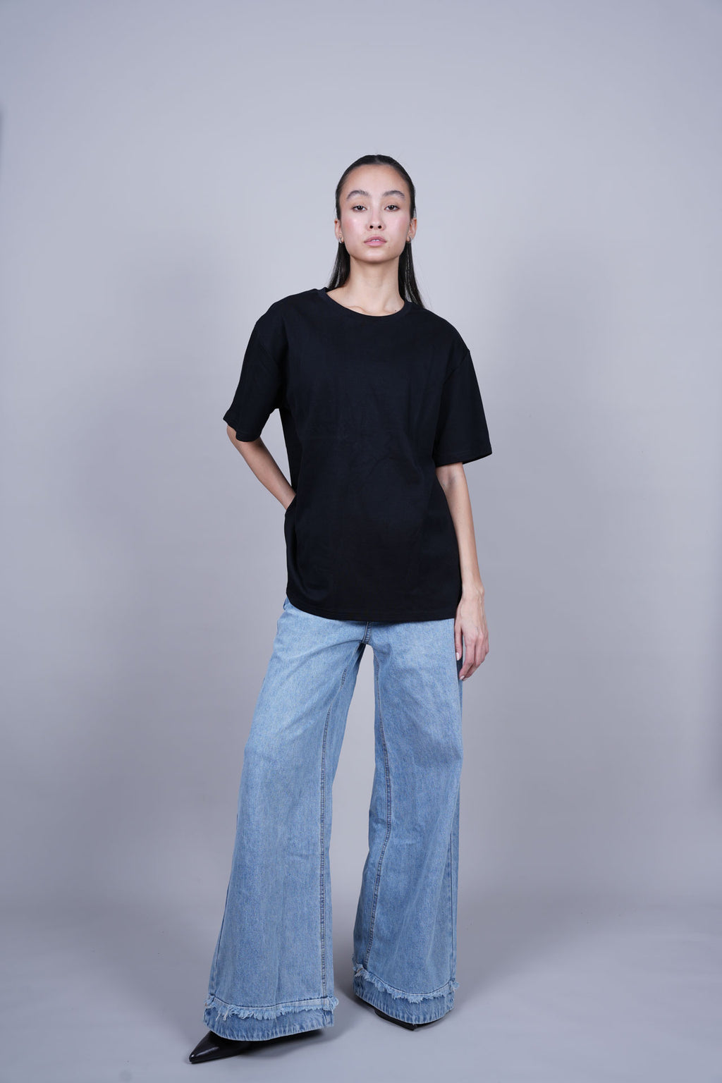 RELAXED FIT GRAPHIC TEE