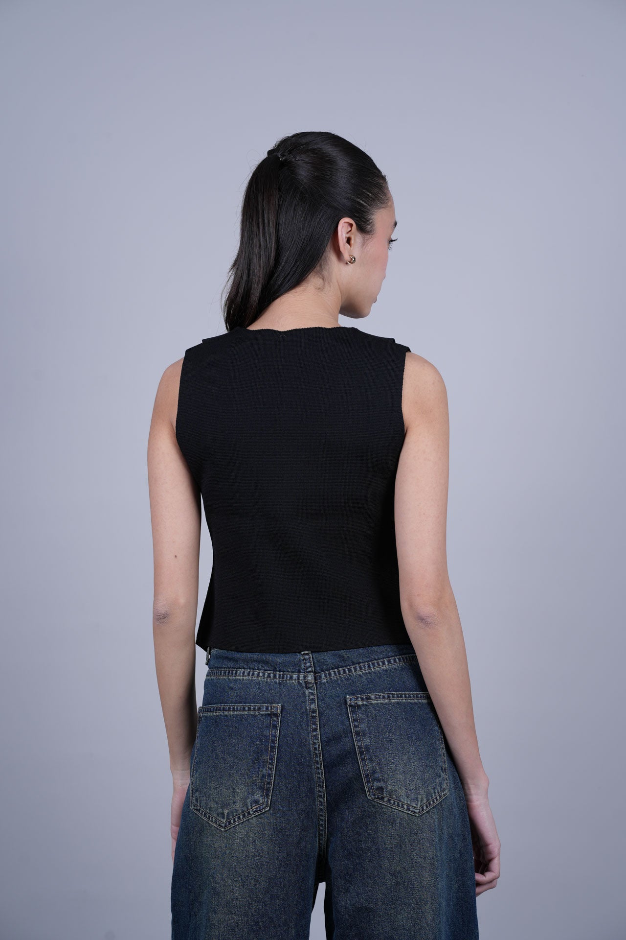 STRUCTURED BUTTONED VEST TOP