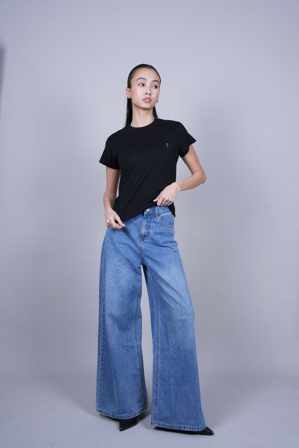 MINIMAL QUESTION MARK T-SHIRT