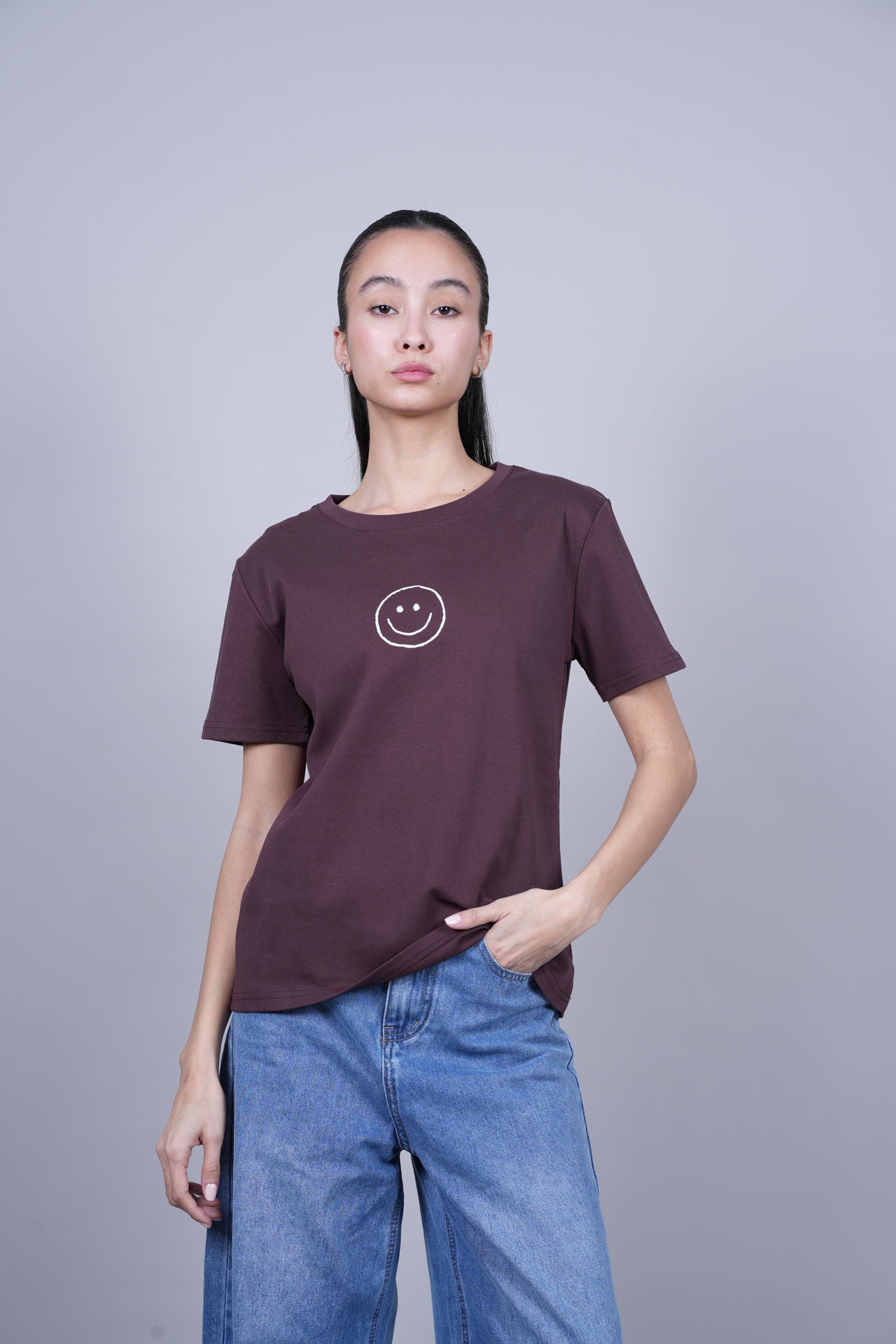 MINIMAL SMILEY GRAPHIC T-SHIRT