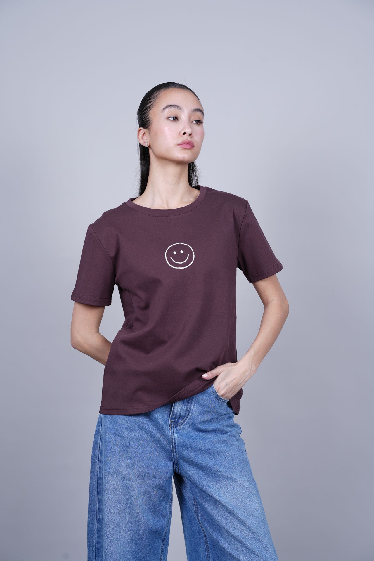MINIMAL SMILEY GRAPHIC T-SHIRT