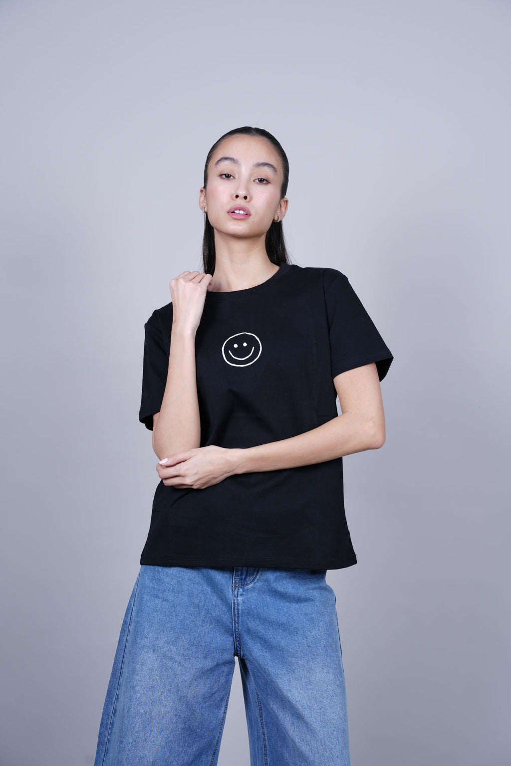 MINIMAL SMILEY GRAPHIC T-SHIRT