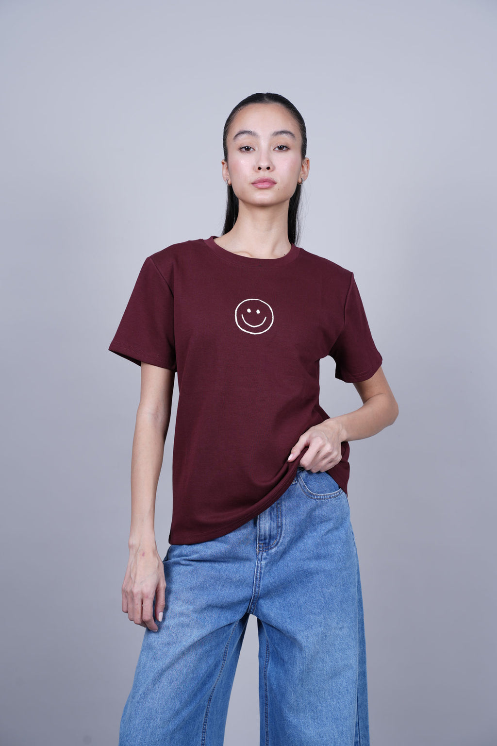 MINIMAL SMILEY GRAPHIC T-SHIRT