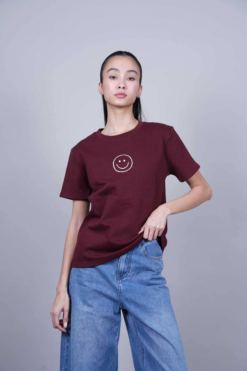 MINIMAL SMILEY GRAPHIC T-SHIRT
