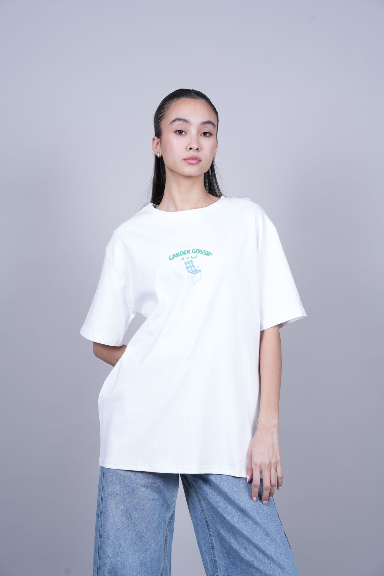GARDEN GOSSIP OVERSIZED T-SHIRT