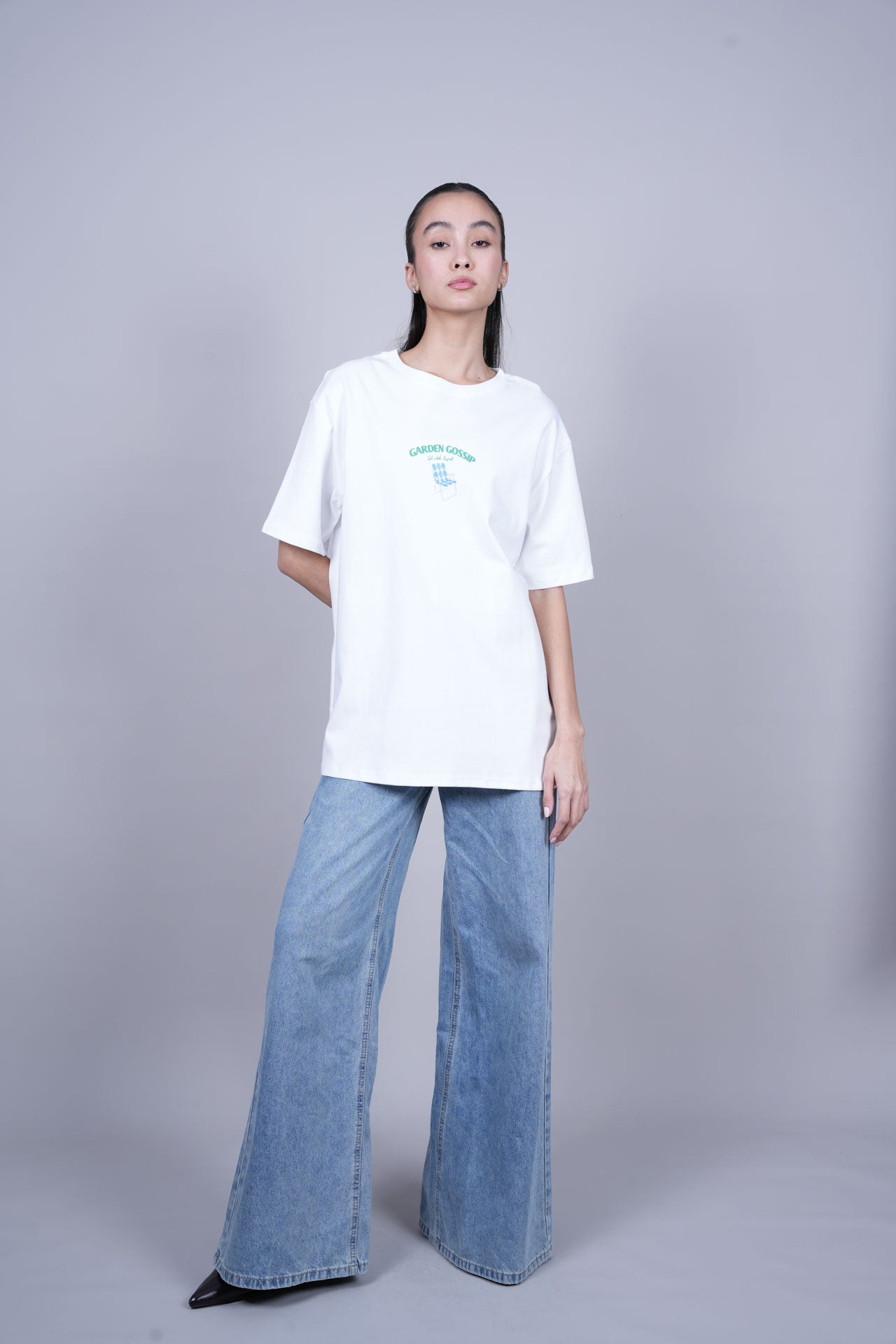 GARDEN GOSSIP OVERSIZED T-SHIRT