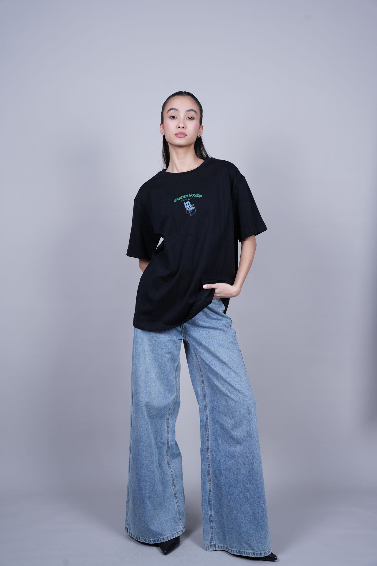 GARDEN GOSSIP OVERSIZED T-SHIRT
