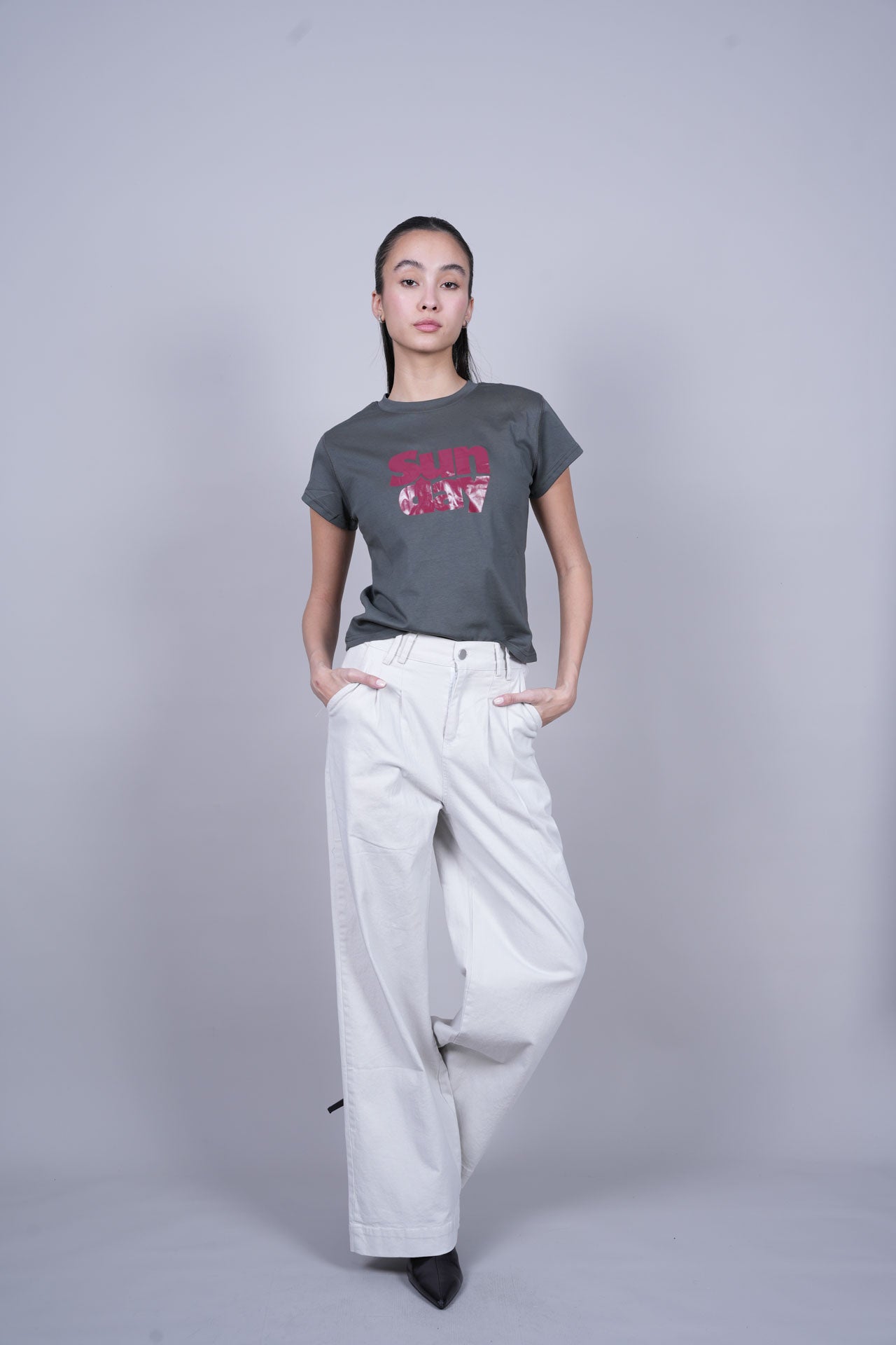 SUNDAY GRAPHIC T-SHIRT
