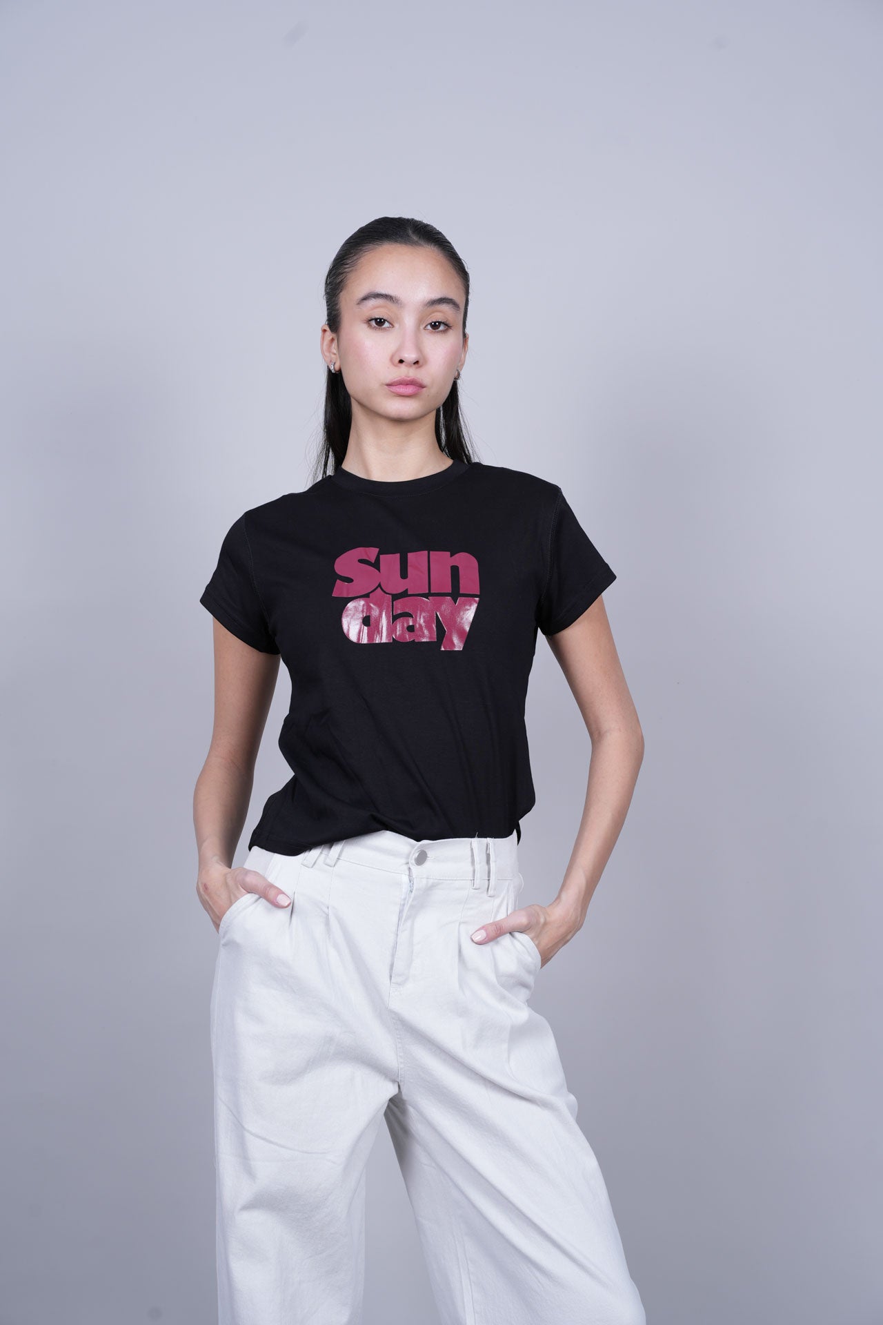 SUNDAY GRAPHIC T-SHIRT