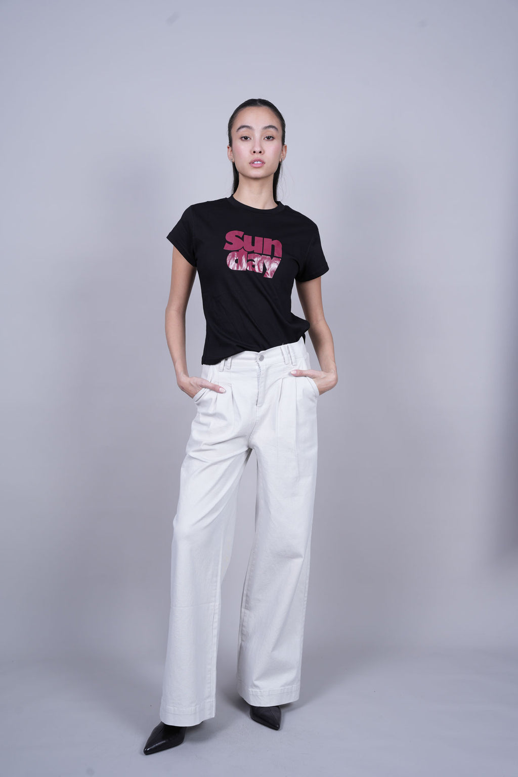 SUNDAY GRAPHIC T-SHIRT
