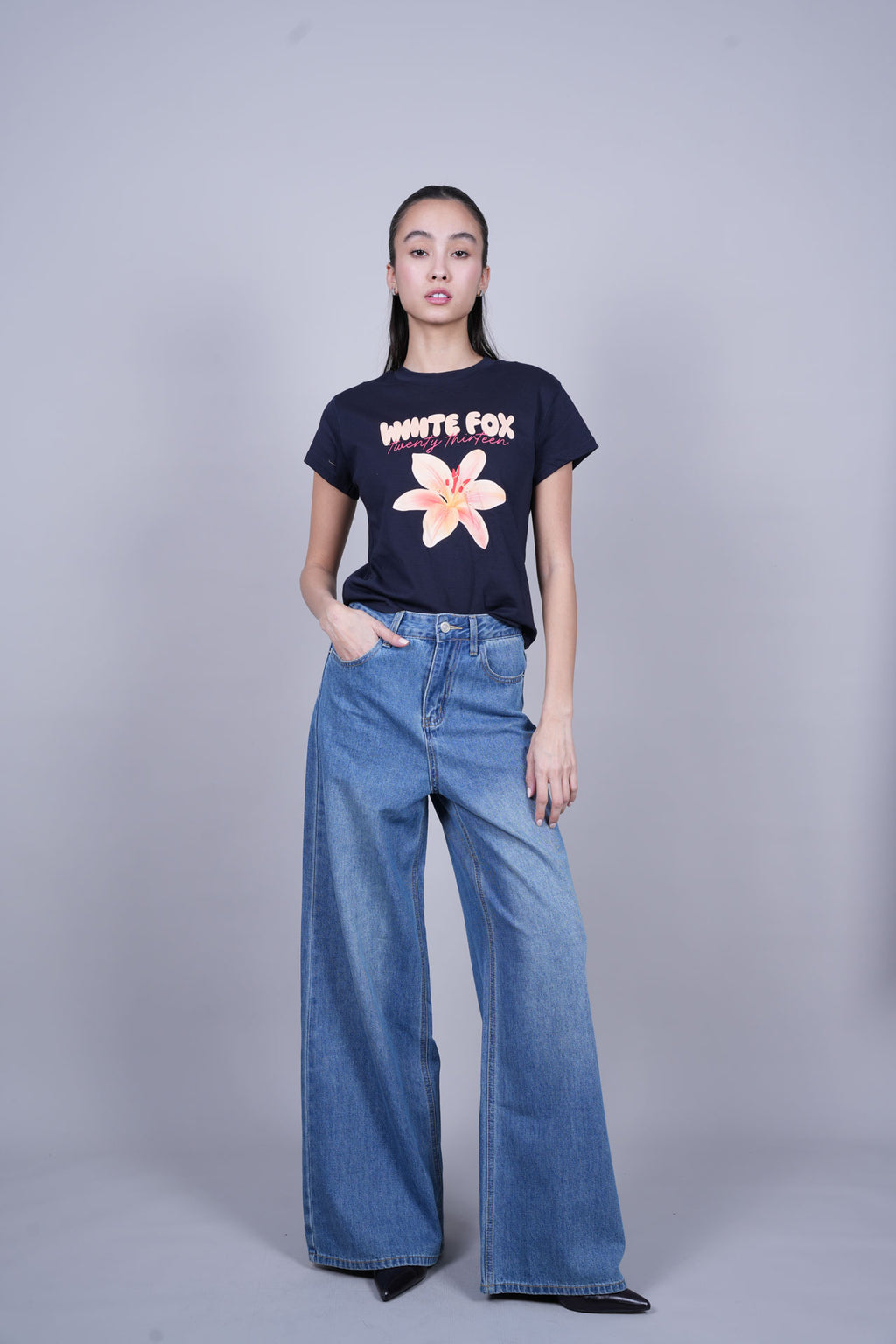 WHITE FOX FLORAL GRAPHIC T-SHIRT