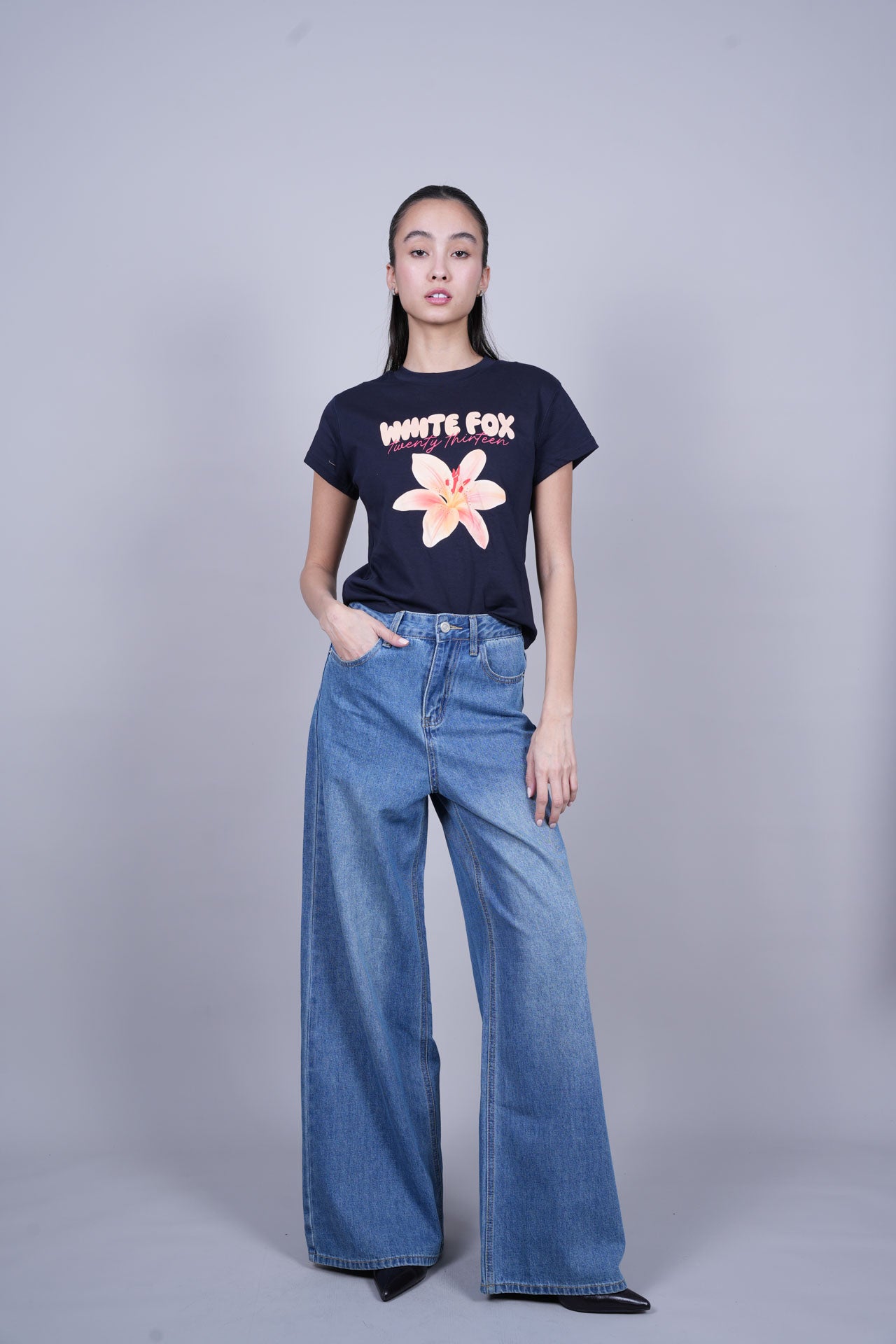 WHITE FOX FLORAL GRAPHIC T-SHIRT