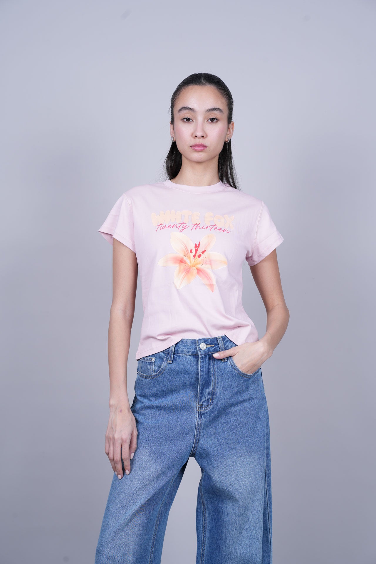 WHITE FOX FLORAL GRAPHIC T-SHIRT