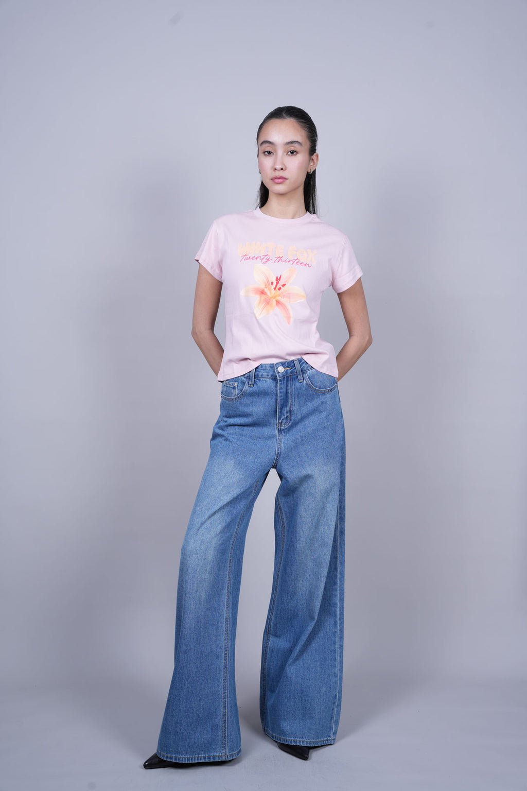 WHITE FOX FLORAL GRAPHIC T-SHIRT
