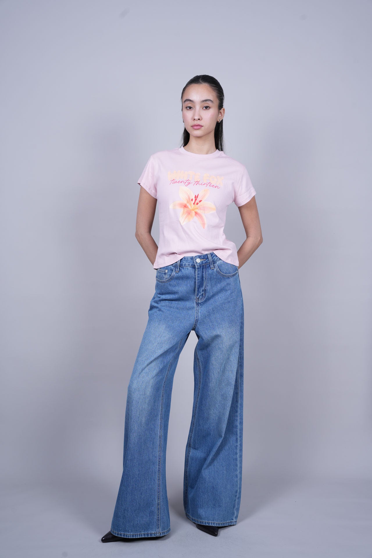 WHITE FOX FLORAL GRAPHIC T-SHIRT