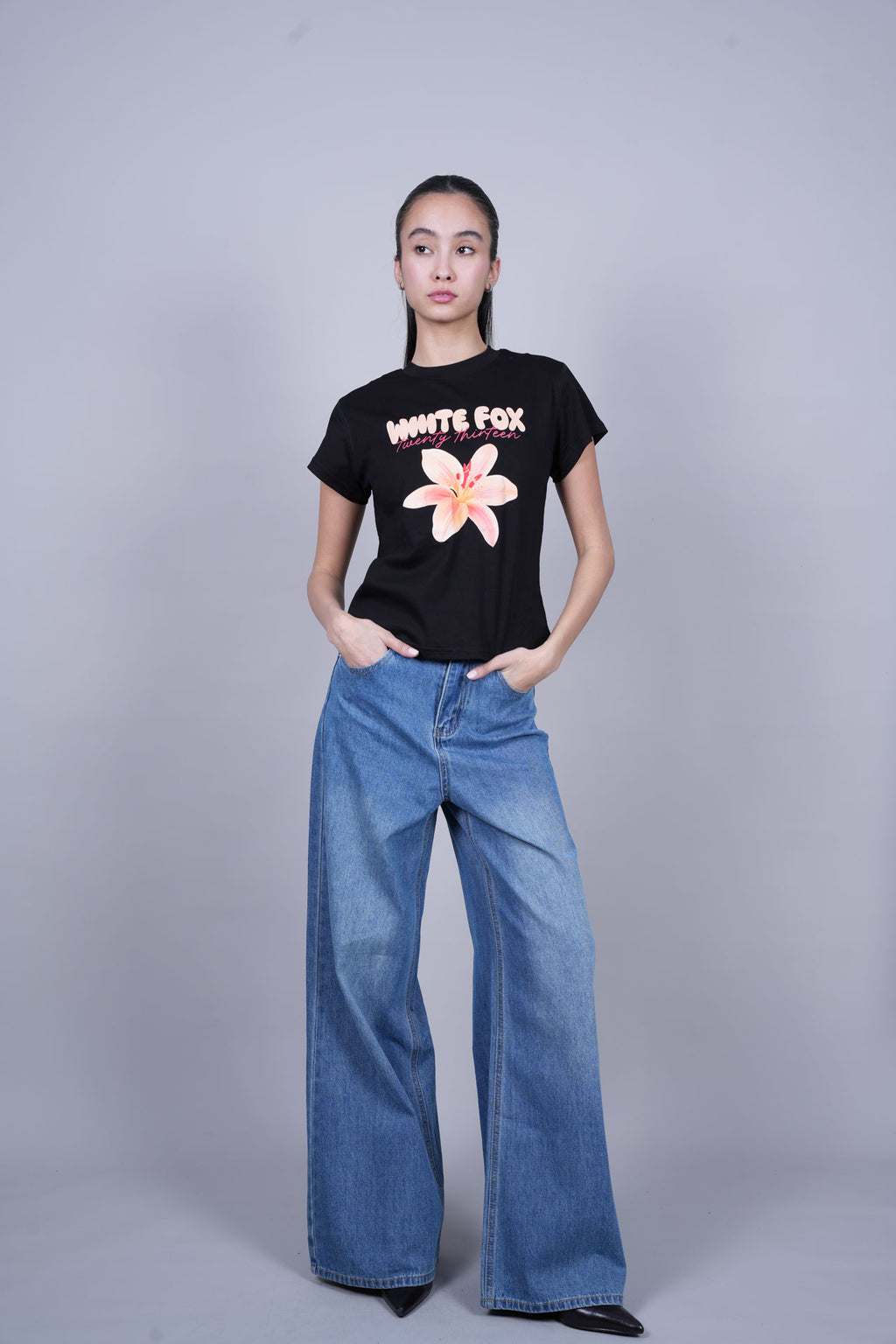 WHITE FOX FLORAL GRAPHIC T-SHIRT