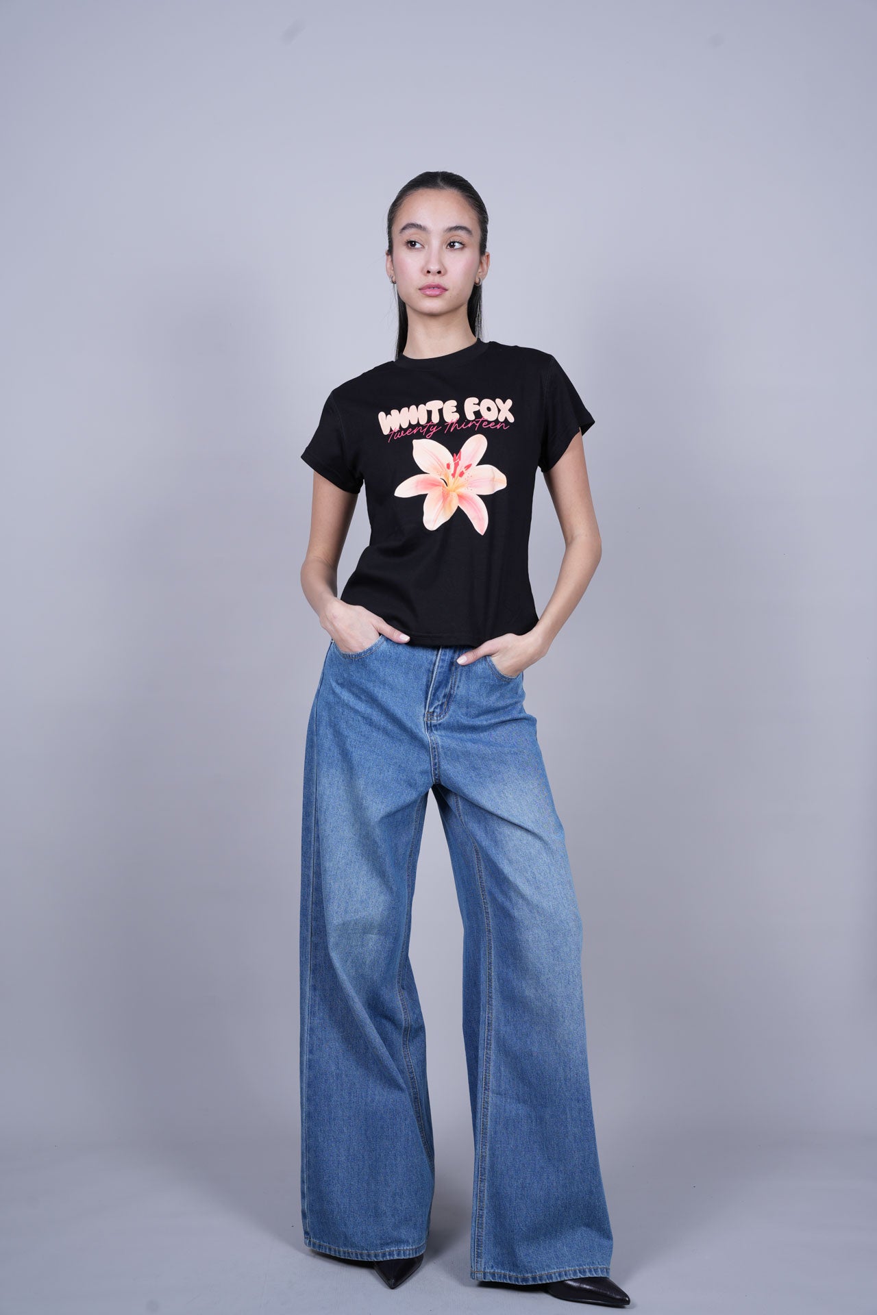 WHITE FOX FLORAL GRAPHIC T-SHIRT
