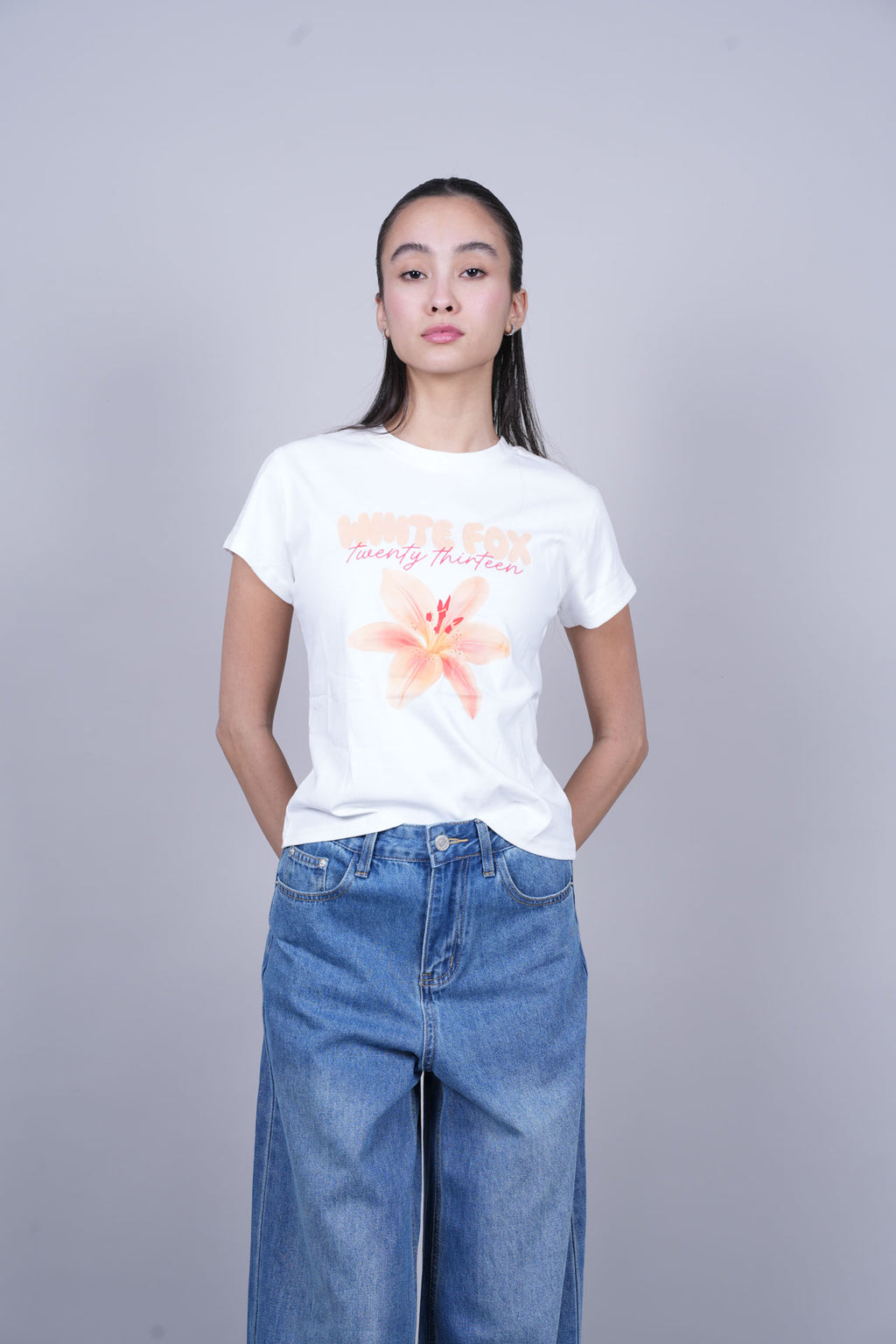 WHITE FOX FLORAL GRAPHIC T-SHIRT