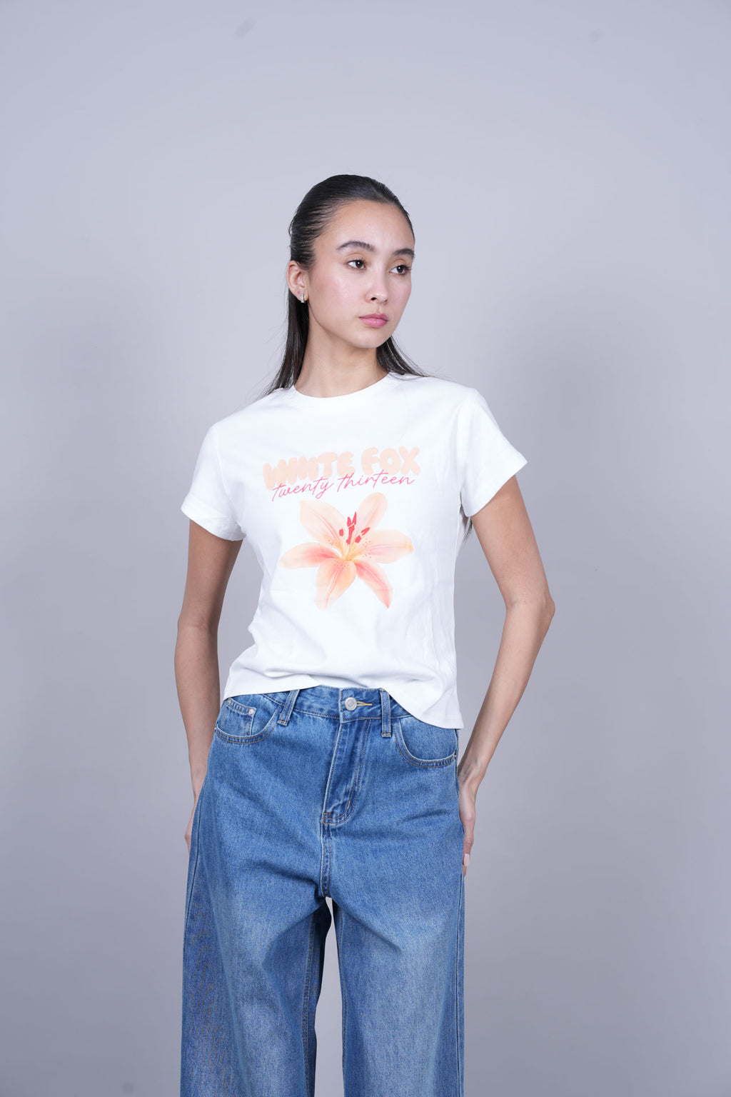 WHITE FOX FLORAL GRAPHIC T-SHIRT