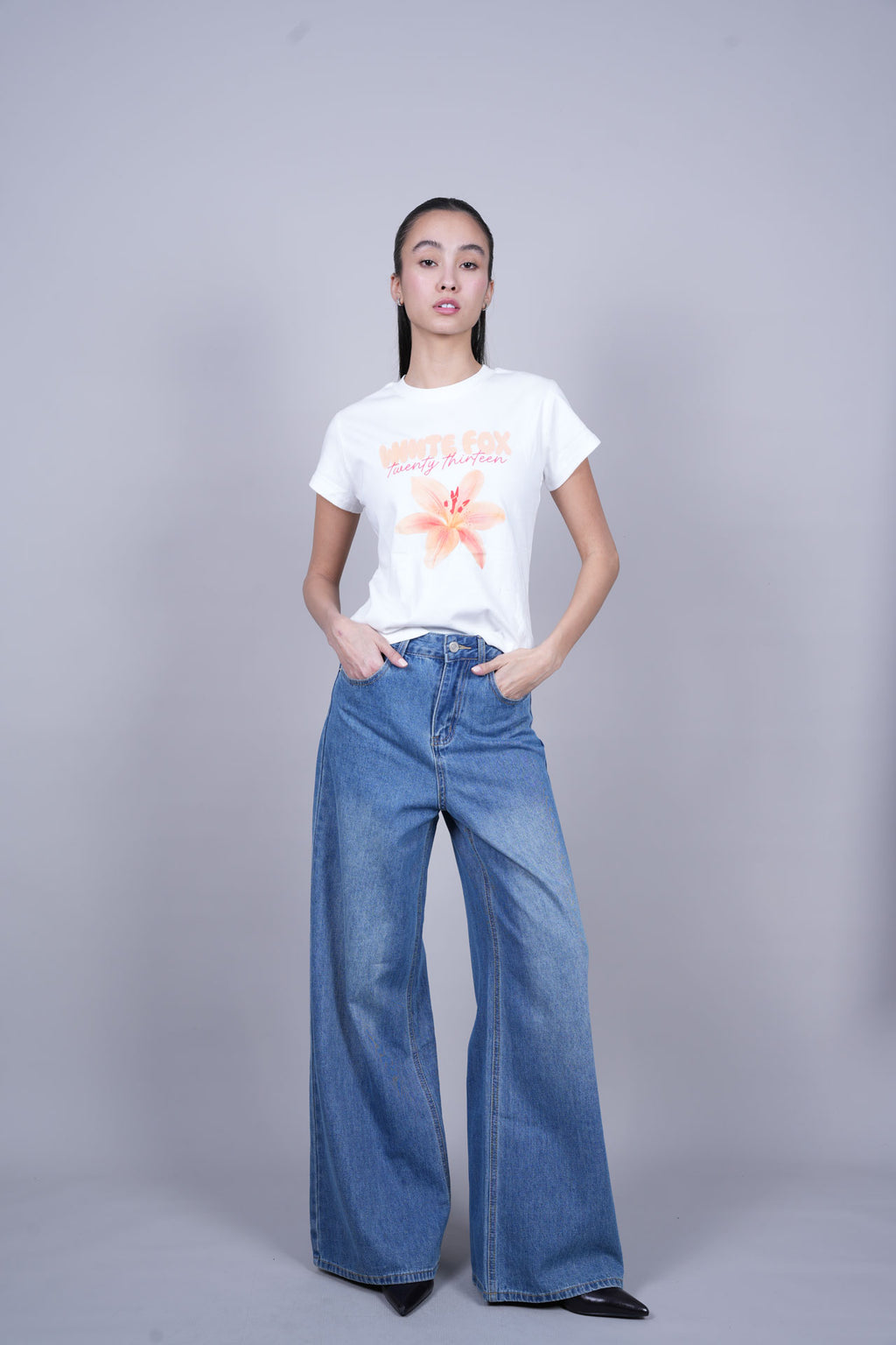 WHITE FOX FLORAL GRAPHIC T-SHIRT