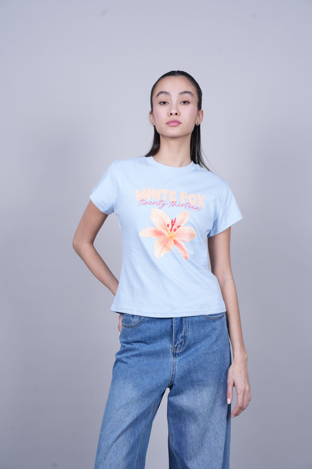 WHITE FOX FLORAL GRAPHIC T-SHIRT