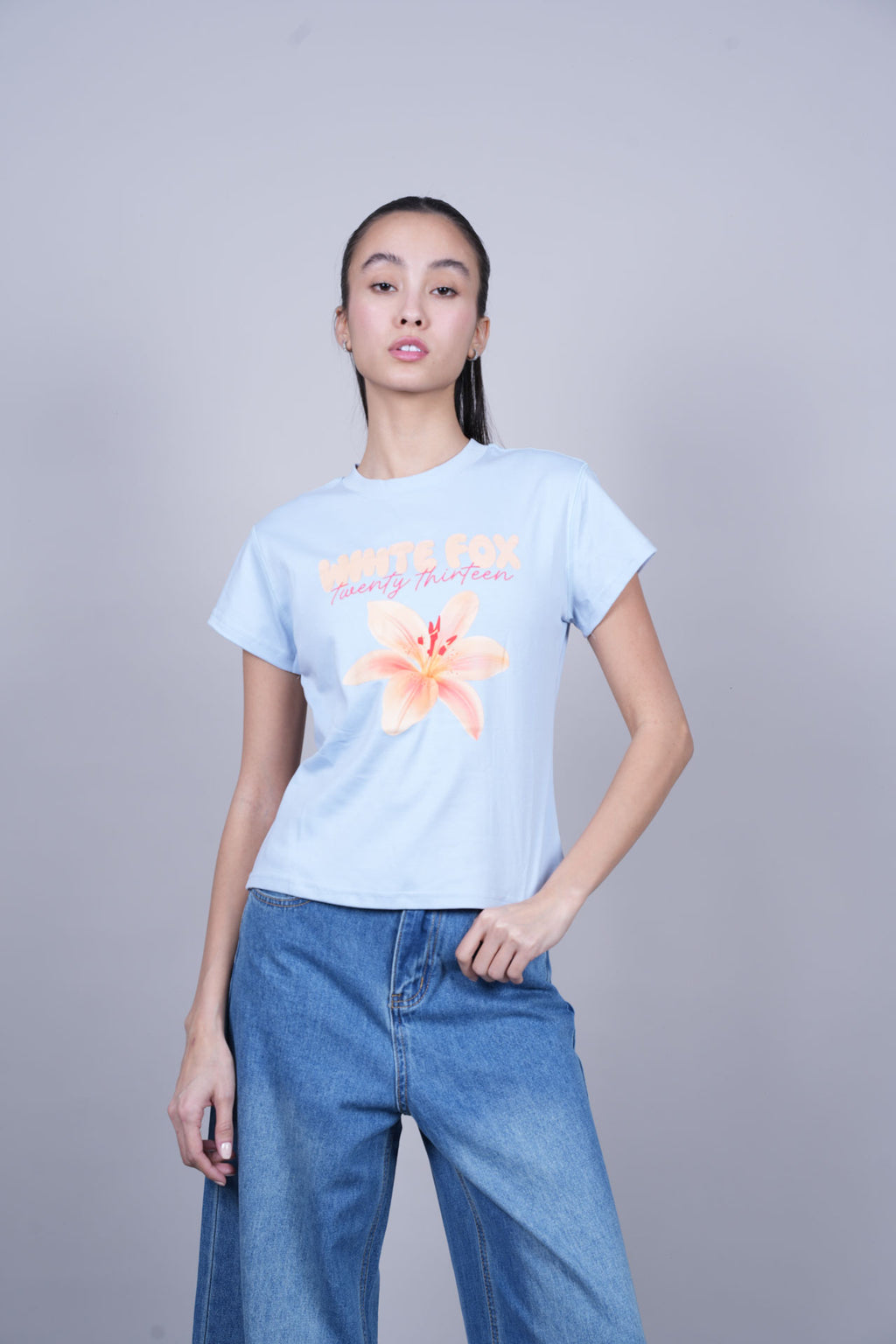WHITE FOX FLORAL GRAPHIC T-SHIRT
