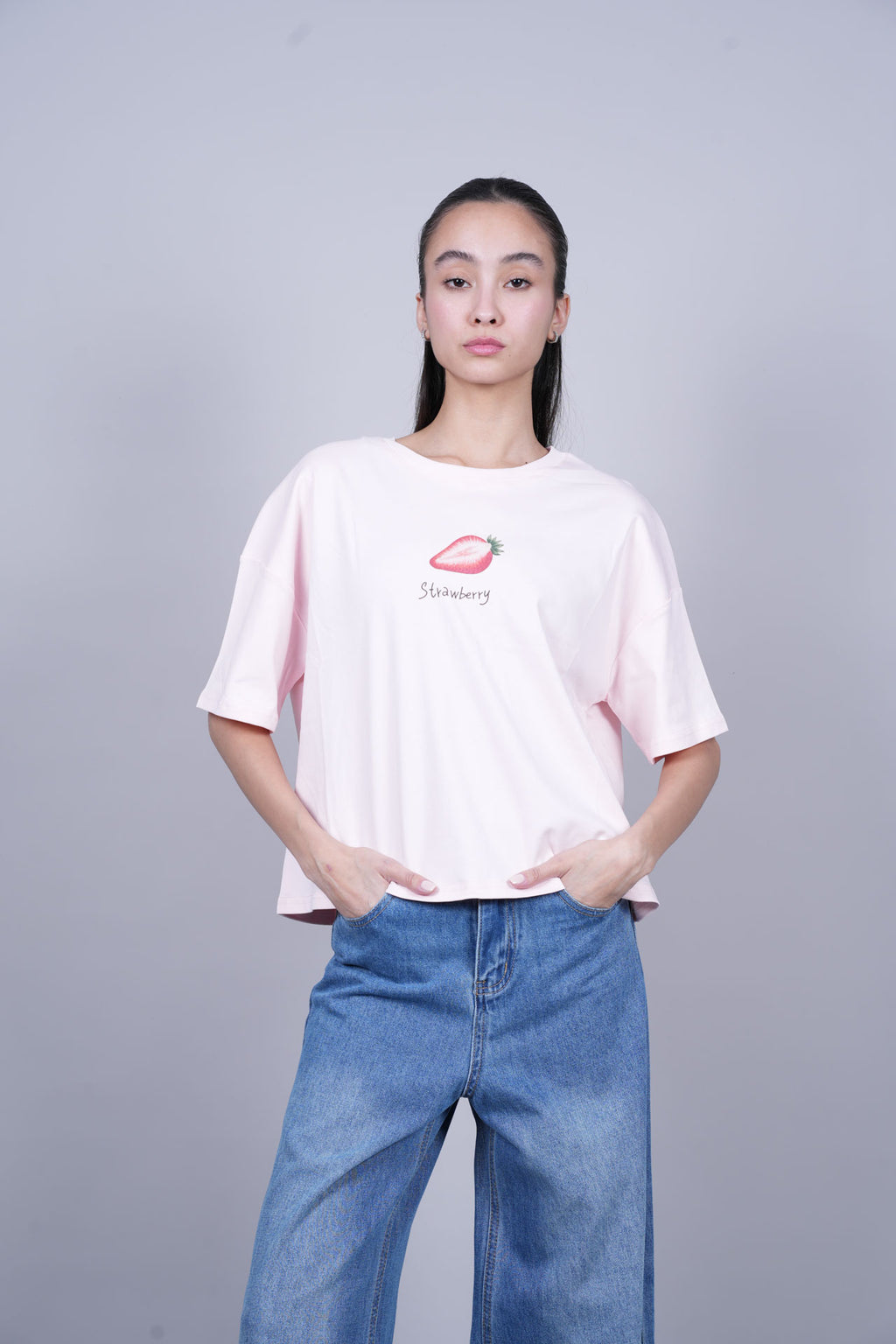 STRAWBERRY GRAPHIC T-SHIRT