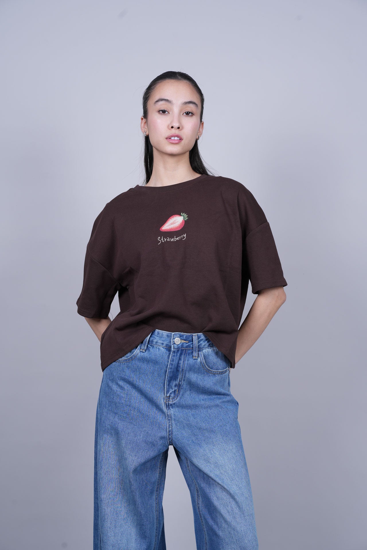 STRAWBERRY GRAPHIC T-SHIRT
